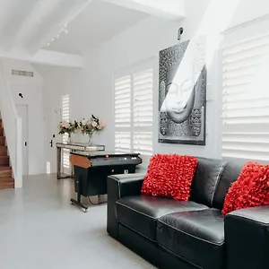Black On Belongil Byron Bay
